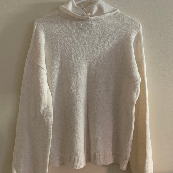 White Bell Sleeve Sweater - Picture 4 of 4